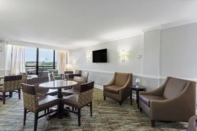 Photo 4 - Crowne Plaza Executive Center Baton Rouge by IHG