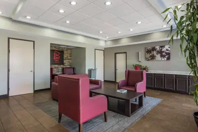 Photo 5 - Red Roof Inn & Suites Statesboro - University