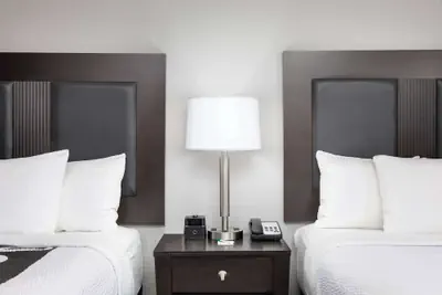 Photo 5 - La Quinta Inn & Suites by Wyndham Atlanta Airport South