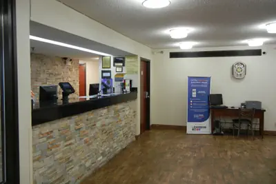 Photo 5 - Quality Inn Holland - Toledo