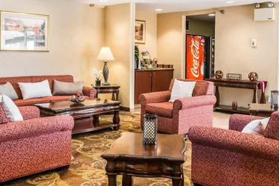 Photo 3 - Quality Inn Holland - Toledo
