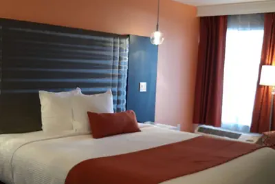 Photo 2 - Clarion Pointe El Cajon San Diego East