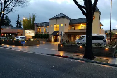 Photo 2 - Hotel Strata