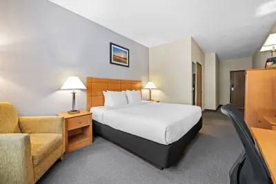 Photo 5 - Quality Inn Dubuque on Hwy 20