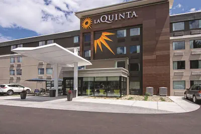 Photo 2 - La Quinta Inn & Suites by Wyndham Portland DT/Maine Med