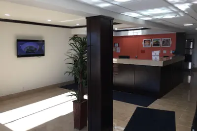 Photo 4 - Motel 6 Peoria, IL
