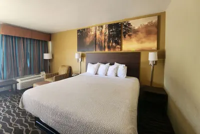 Photo 2 - Days Inn by Wyndham Leesville