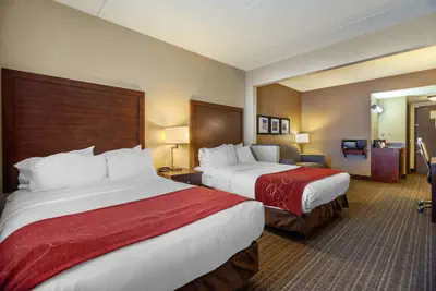 Photo 5 - Comfort Suites Green Bay West