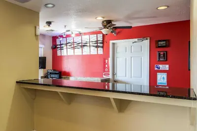 Photo 5 - Econo Lodge Pryor
