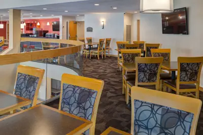 Photo 5 - LivINN Hotel Cincinnati / Sharonville Convention Center
