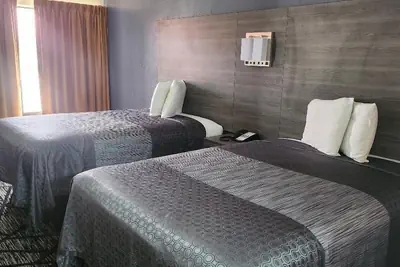 Photo 2 - Americas Best Value Inn Forest