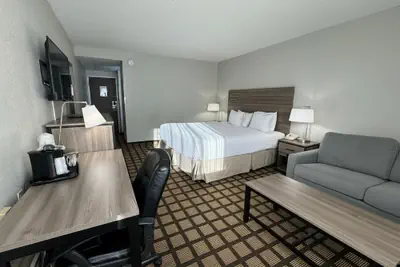Photo 3 - Baymont by Wyndham Queensbury / Lake George