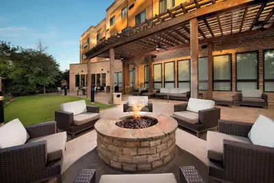 Photo 2 - Courtyard Lufkin