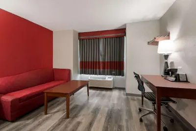 Photo 4 - SureStay Plus Hotel by Best Western San Antonio North