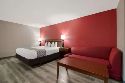 Photo 5 - SureStay Plus Hotel by Best Western San Antonio North