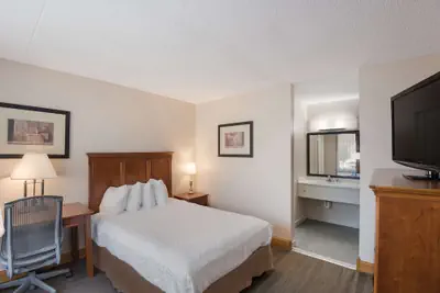 Photo 5 - Best Western Inn