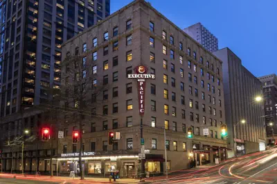 Photo 2 - Executive Hotel Pacific