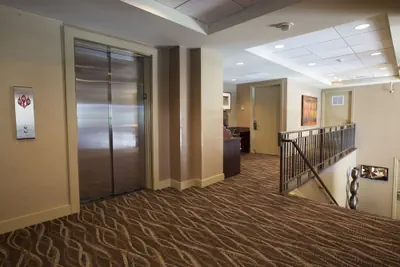 Photo 4 - Executive Hotel Pacific