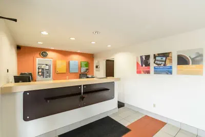 Photo 4 - Motel 6 Crawfordsville, IN