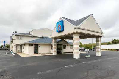 Photo 2 - Motel 6 Crawfordsville, IN