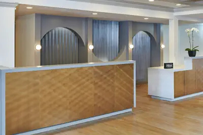 Photo 4 - DoubleTree by Hilton Hotel Berkeley Marina