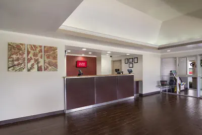 Photo 5 - Red Roof Inn & Suites Brunswick I-95