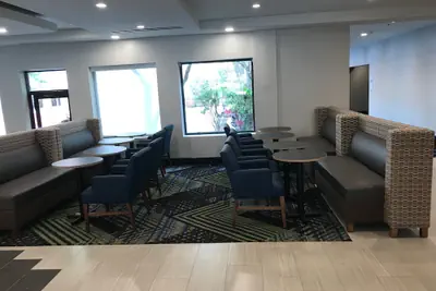 Photo 5 - Holiday Inn Express Naperville by IHG