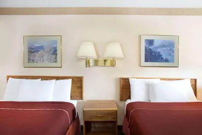 Photo 5 - Howard Johnson by Wyndham Brigham City