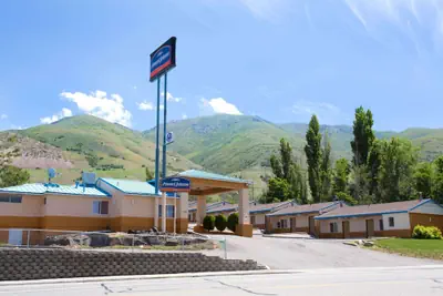 Photo 2 - Howard Johnson by Wyndham Brigham City