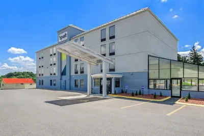 Photo 2 - Spark by Hilton Wytheville East Main Street