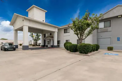 Photo 2 - Quality Inn & Suites Artesia