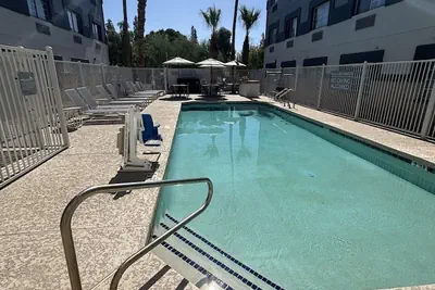 Photo 5 - Spark by Hilton Tempe Phoenix Airport
