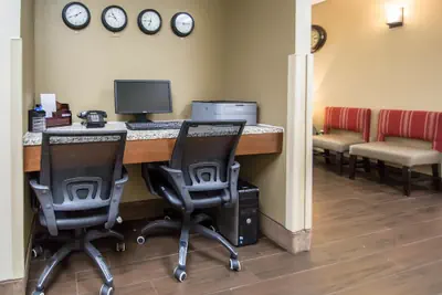 Photo 3 - Comfort Inn & Suites DeLand - near University