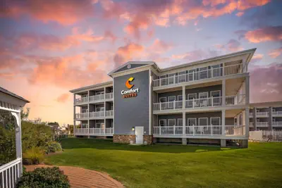 Photo 2 - Comfort Suites Chincoteague Island Bayfront Resort