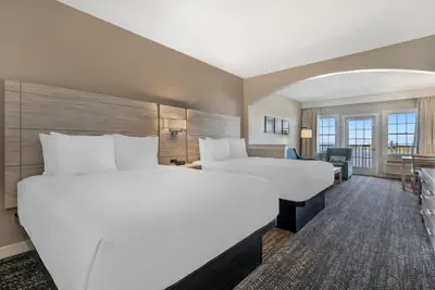 Photo 4 - Comfort Suites Chincoteague Island Bayfront Resort