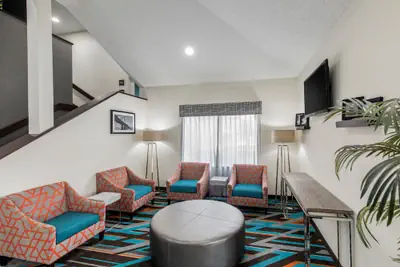 Photo 4 - Clarion Inn & Suites DFW North