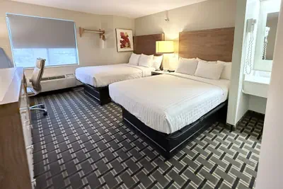 Photo 4 - Sleep Inn & Suites Peoria North
