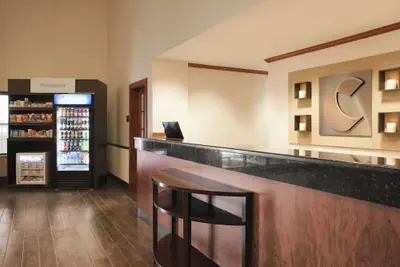 Photo 4 - Comfort Suites Milwaukee Airport