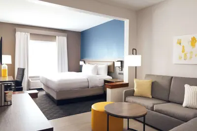 Photo 2 - Comfort Suites Milwaukee Airport