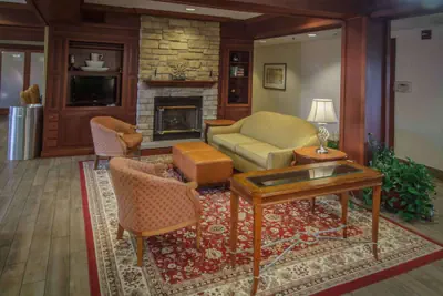 Photo 4 - Hampton Inn South Haven