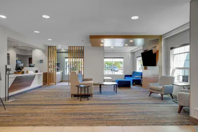 Photo 4 - Holiday Inn Express Hotel & Suites Portland-Jantzen Beach by IHG