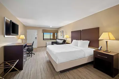 Photo 5 - Best Western Cedar Inn