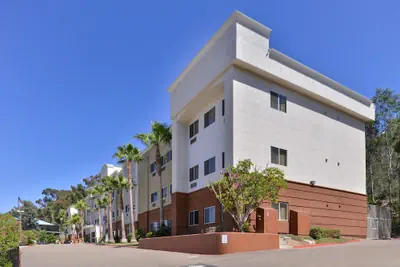 Photo 2 - Candlewood Suites San Diego by IHG