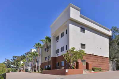 Photo 2 - Candlewood Suites San Diego by IHG