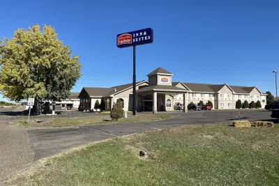 Photo 2 - FairBridge Inn & Suites Glendive
