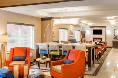 Photo 4 - Comfort Suites Columbus West - Hilliard