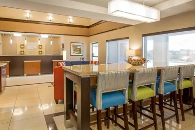 Photo 3 - Comfort Suites Columbus West - Hilliard