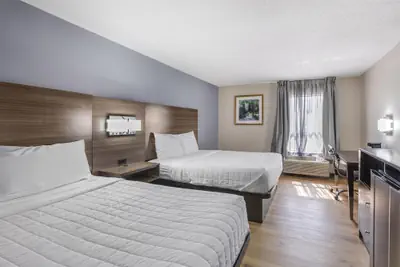 Photo 5 - SureStay Hotel by Best Western Morganton