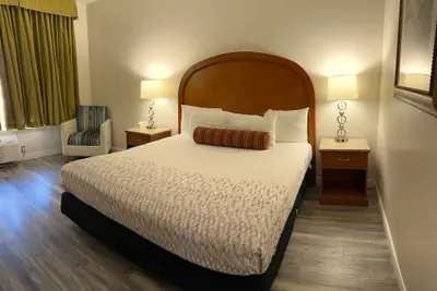Photo 2 - Americas Hotel El Paso Medical Center
