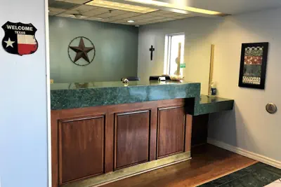 Photo 3 - Americas Hotel El Paso Medical Center